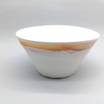 Saladier conique porcelaine...