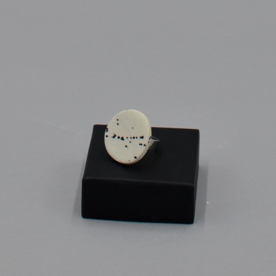 Ring in pure porcelain Ring in pure porcelain