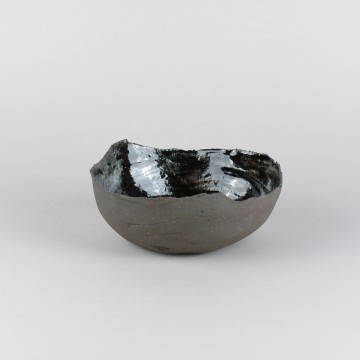 Shallow black bowl